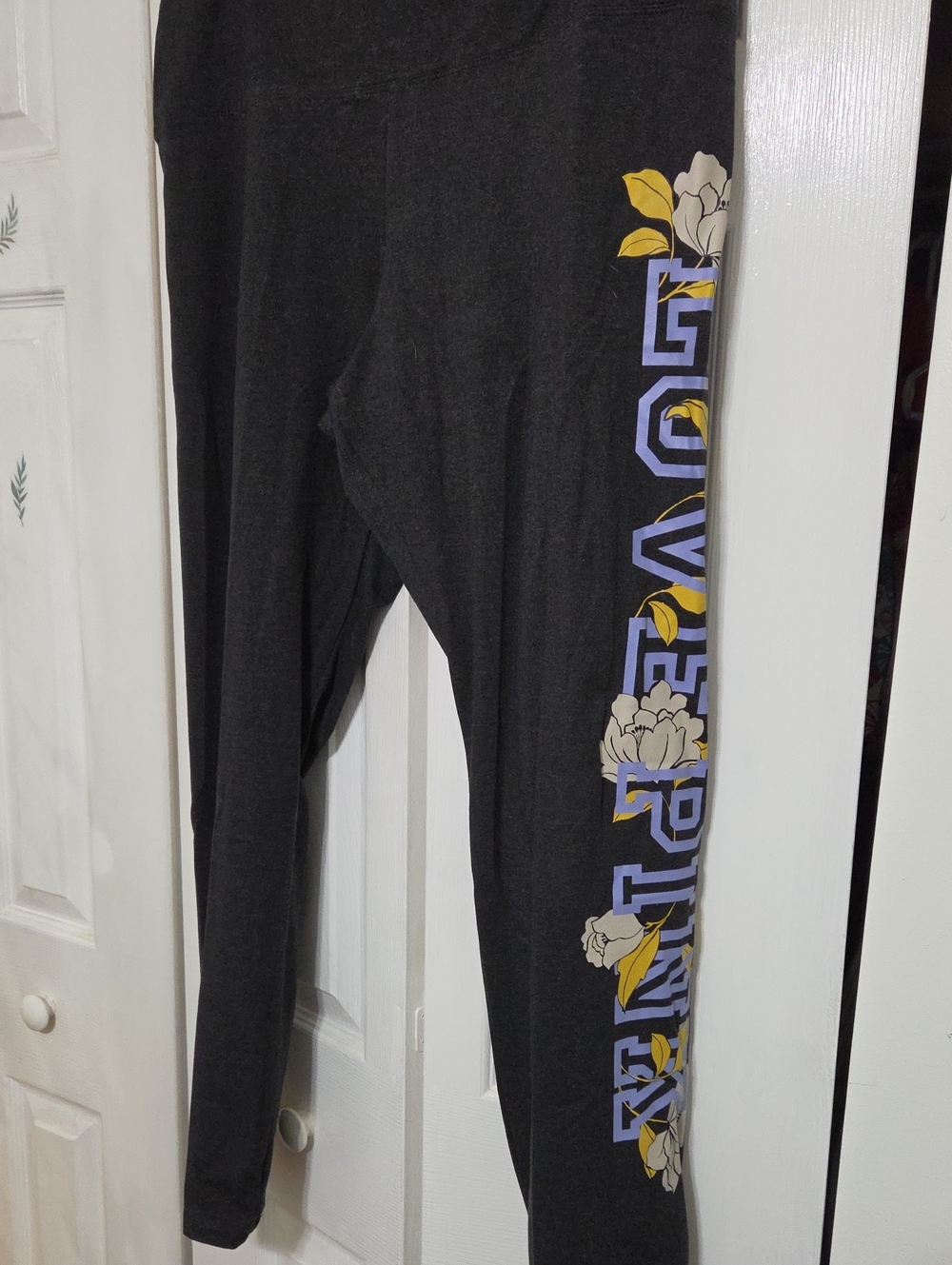 PINK VS Floral Graphic Leggings with Side Lettering